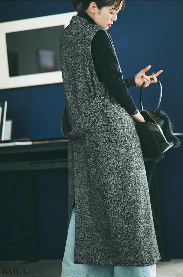 いつものタートル×デニムを 着流しジレでモダンにアップデート