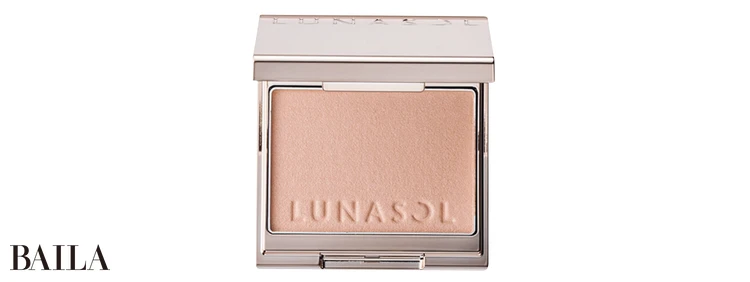 ルナソル カラーリングブリーズ 06 ￥3300／カネボウ化粧品