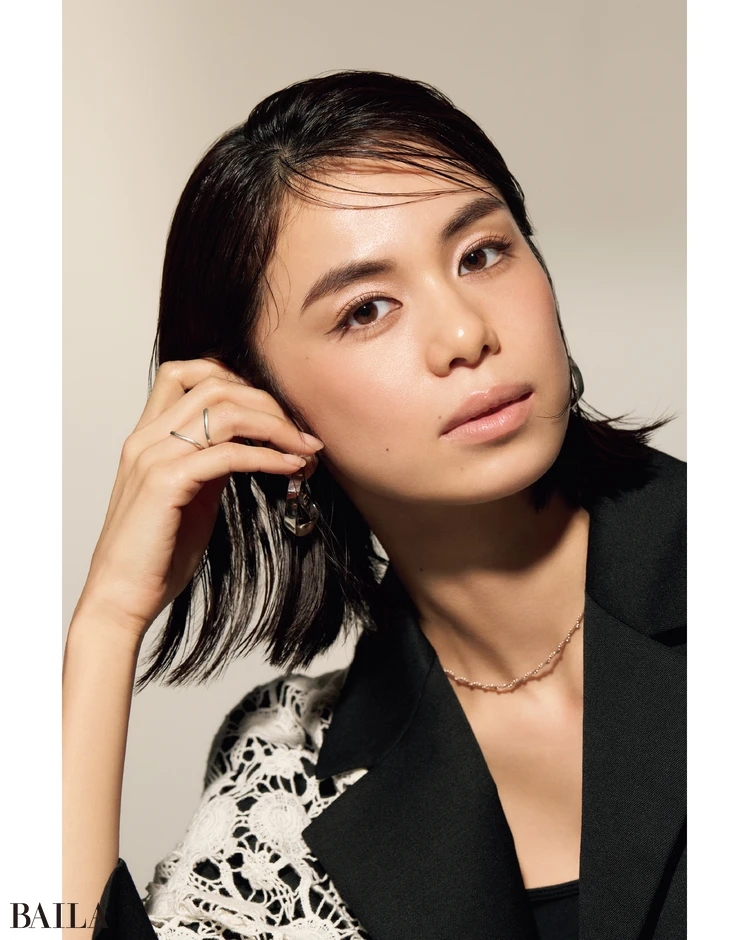 きらめきと強さが交差する ハンサムな可愛げフェイス