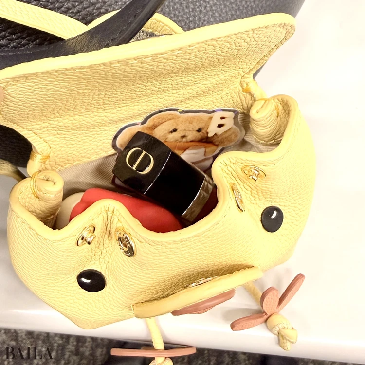 ピユの中に収納力できる小物