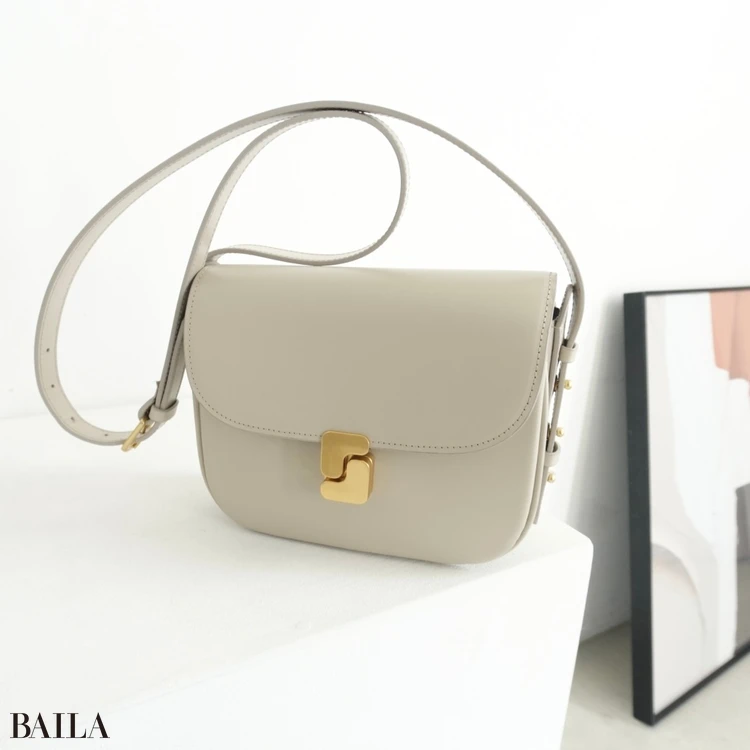 スールのショルダーバッグ 395€