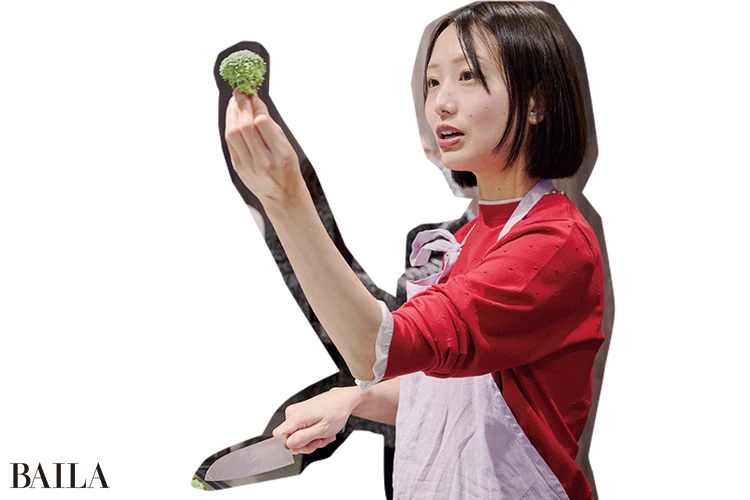 「ブロッコリーは茎から刃を入れるとまな板が汚れない!」(長谷川あかりさん)