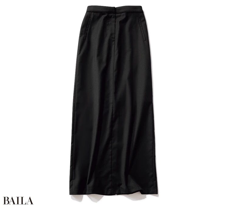 スカート￥31900／クメ