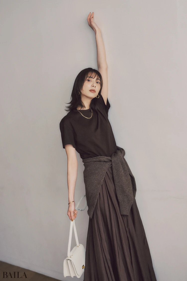 重ねるほどに奥行きが生まれてTシャツコーデも洗練感たっぷりに