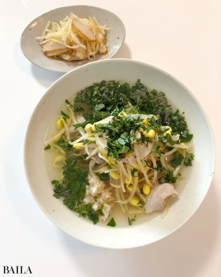 長谷川あかり　豆もやしのスープかけごはん　献立　じゃがいもとさつま揚げの塩炒め