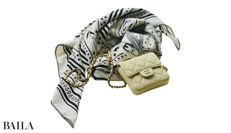 緊張の場を終えて… アフタータイムは小物で印象チェンジ