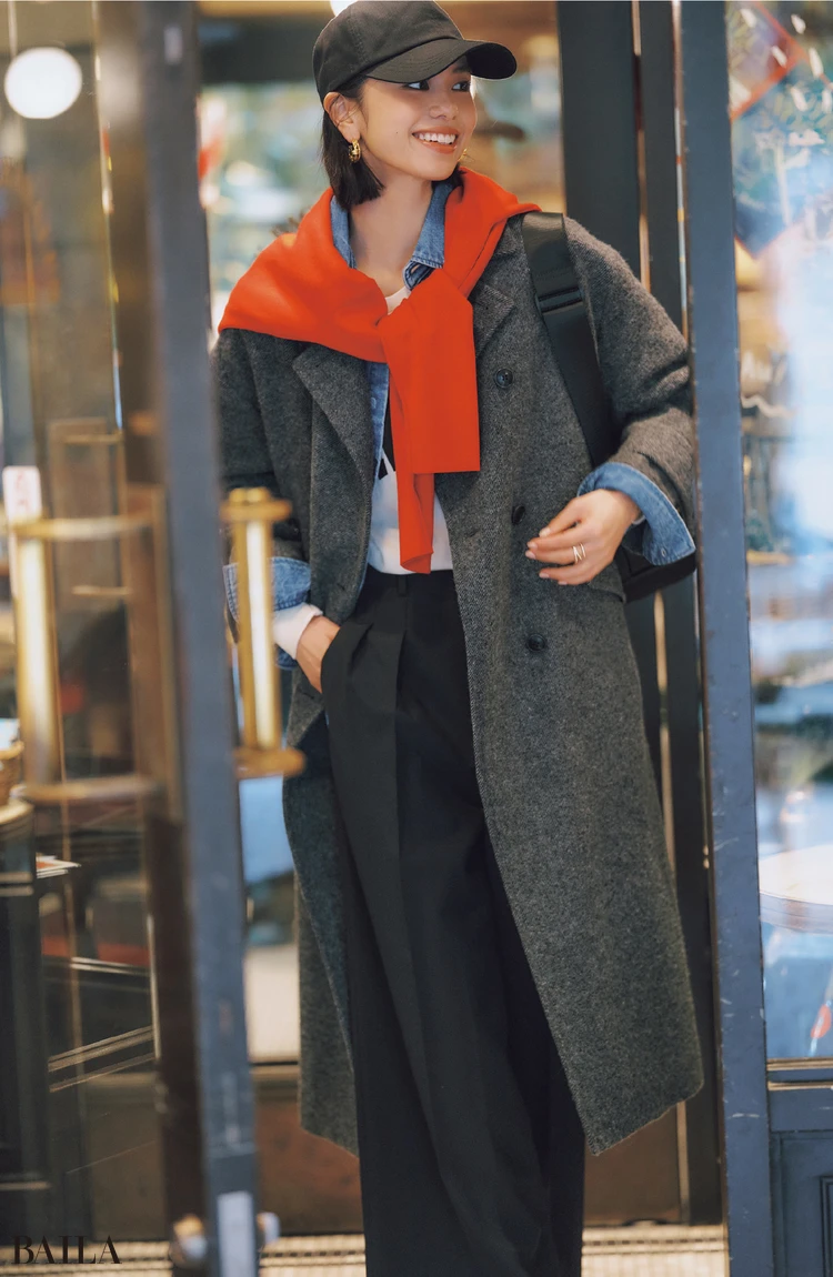 気心知れた仲間たちととことん盛り上がる恒例の新年会。  はっと目を引く華やかなグリーンと親しみやすくてやわらかな起毛感。  一枚で素敵に着映えるシャギーニットが素顔の私を自然に格上げしてくれる。 