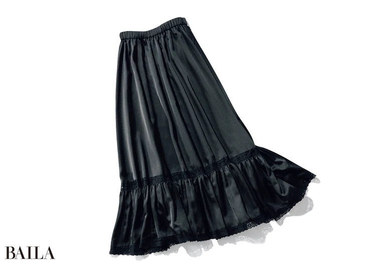 スカート¥13200/アダストリア(アパートバイ)