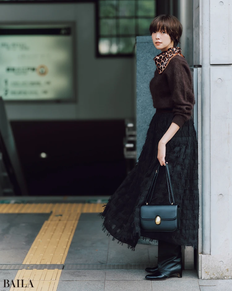 大人レディに仕上げたい日は ブラウン×黒のビター配色で