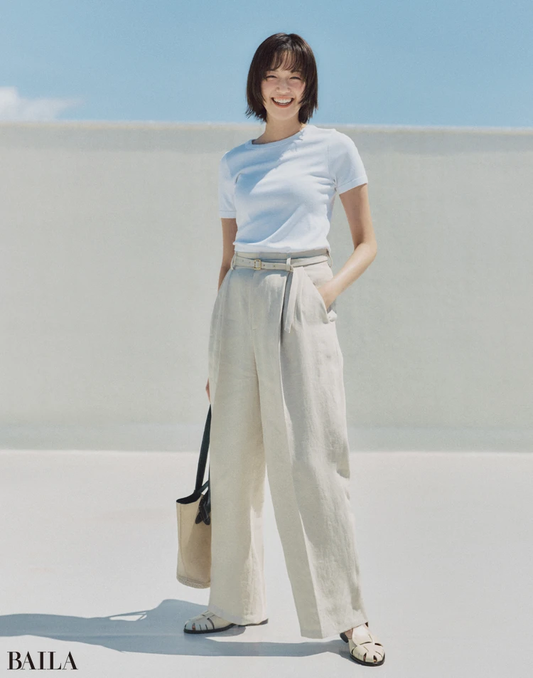 今季の 抜け感パンツはワイド一択。着こなしの前に選び方が肝心です