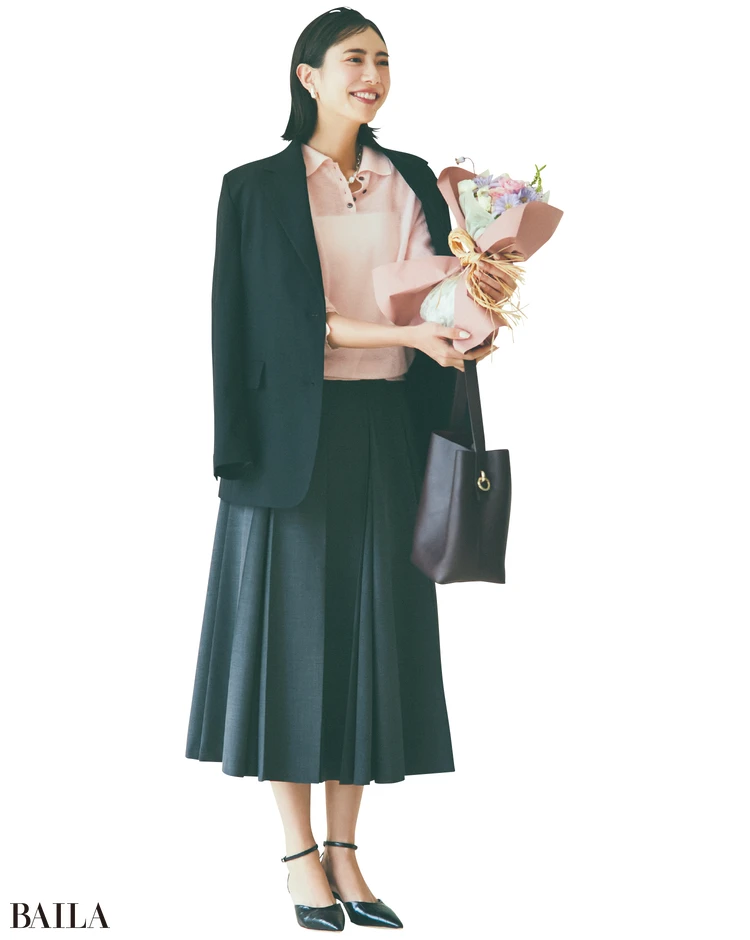 チャーミングなピンクをさして話しかけやすい親近感を