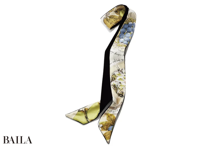 スカーフ（130×5）￥11000／マニプリ