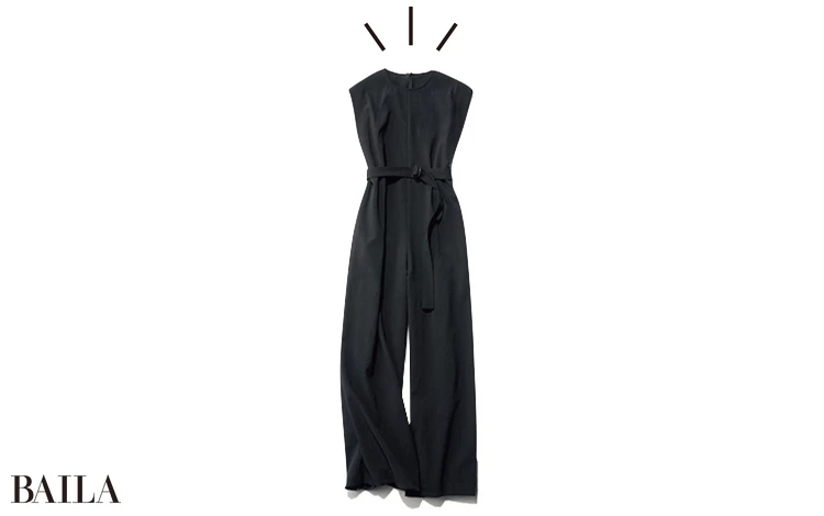 ジレやビスチェを重ねて 着こなしにメリハリを。 同色合わせなら、オフィスでも 悪目立ちせずしっくりくるはず