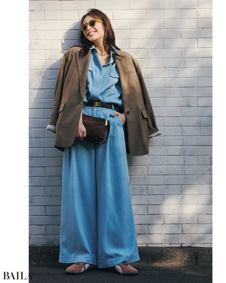 パンツのときは 甲が半分かくれる ほどの長め丈を選んで