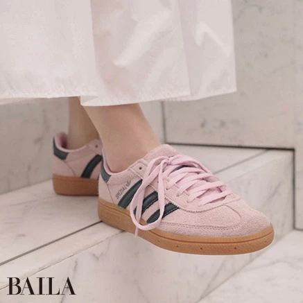 安藤 藍さん スニーカー