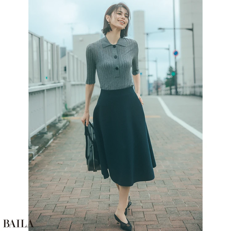 ポロニットはきちんと見せたいお仕事シーンで大活躍【BAILA今日のコーデ】