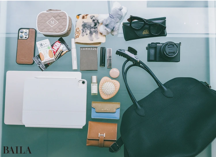 バッグは『ザ・ロウ』のマルゴー