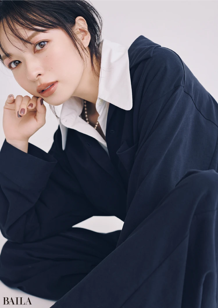 目もとは秋ラメ、頰はパールで デイリーメイクに多幸感