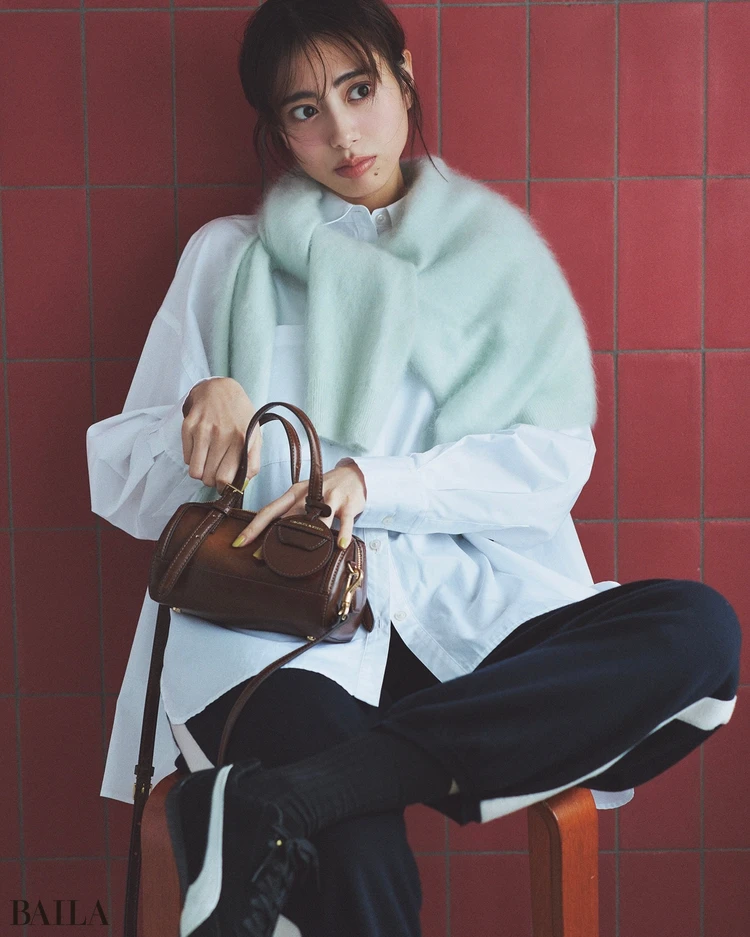 土屋はずき　カーディガンコーデ