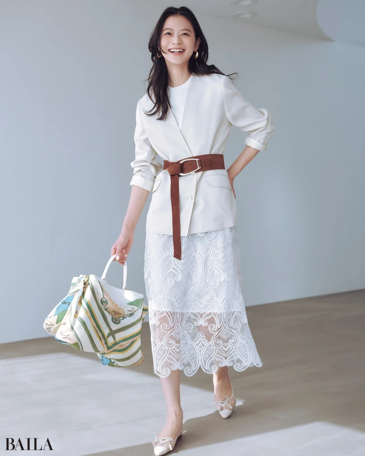 松木育未 ジャケットコーデ