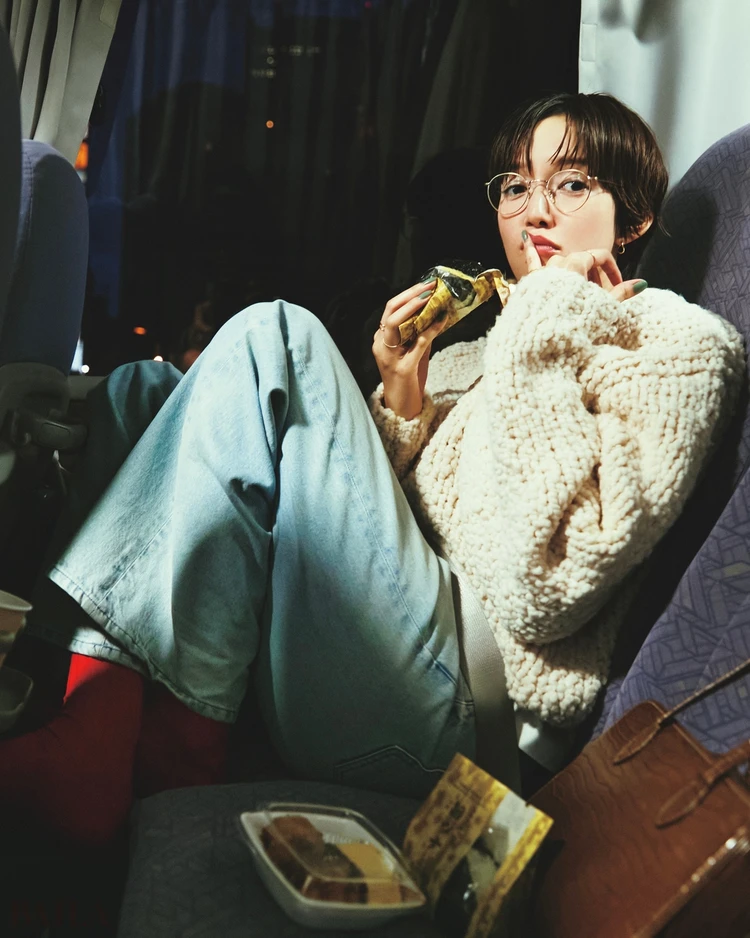 佐藤栞里 パンツコーデ