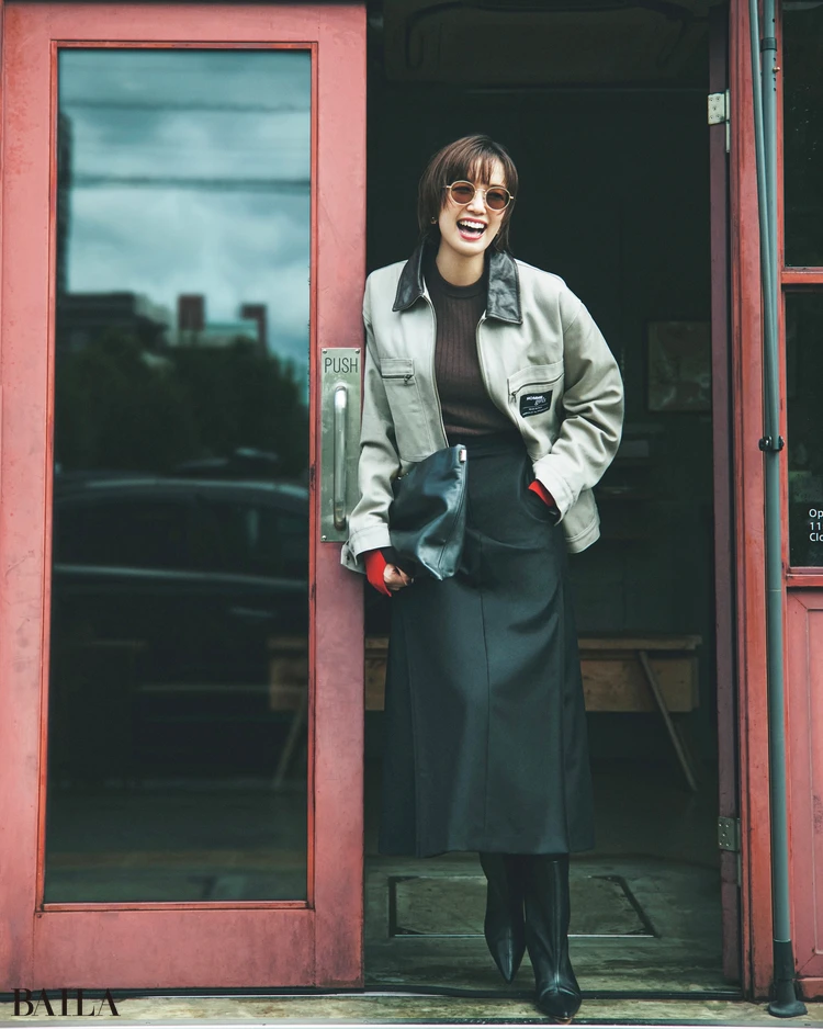 佐藤栞里　スカートコーデ