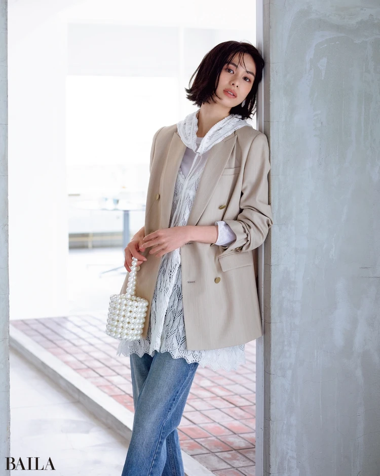 定番ジャケットをスポーツmixでぐっと今っぽく