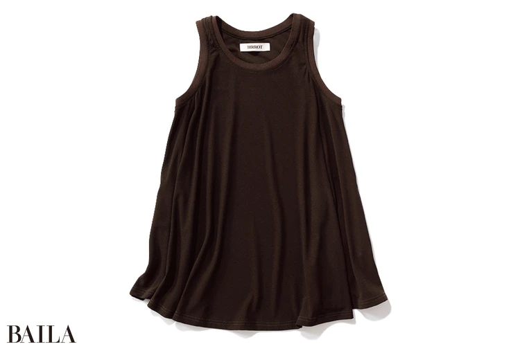 トップス￥33000／ショールーム ロイト（ビロット）