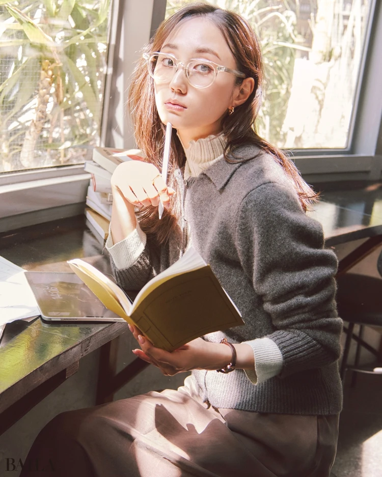 鈴木友菜　ニットコーデ