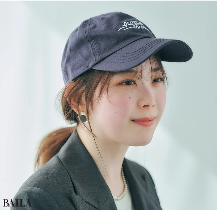 A.額と地肌にパウダーを仕込むと段違いに快適！