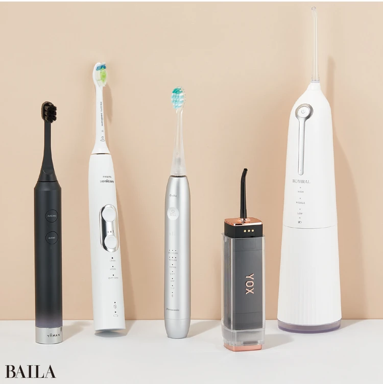 (右から)ビューラル ウルトラファインバブルウォッシャー ¥16500(ノズル2本入り 別売り ¥1540)/I-ne YOX ウォーターフロッサー ¥14850/TTU ドルツプレミアム W音波振動ハブラシ スマート EW-DT88(オープン価格)/パナソニック ソニッケアー プロテクトクリーン〈プレミアム〉HX6877/56 ¥16800(編集部調べ)/フィリップス・ジャパン オーラルリフト ¥33000/ヤーマン