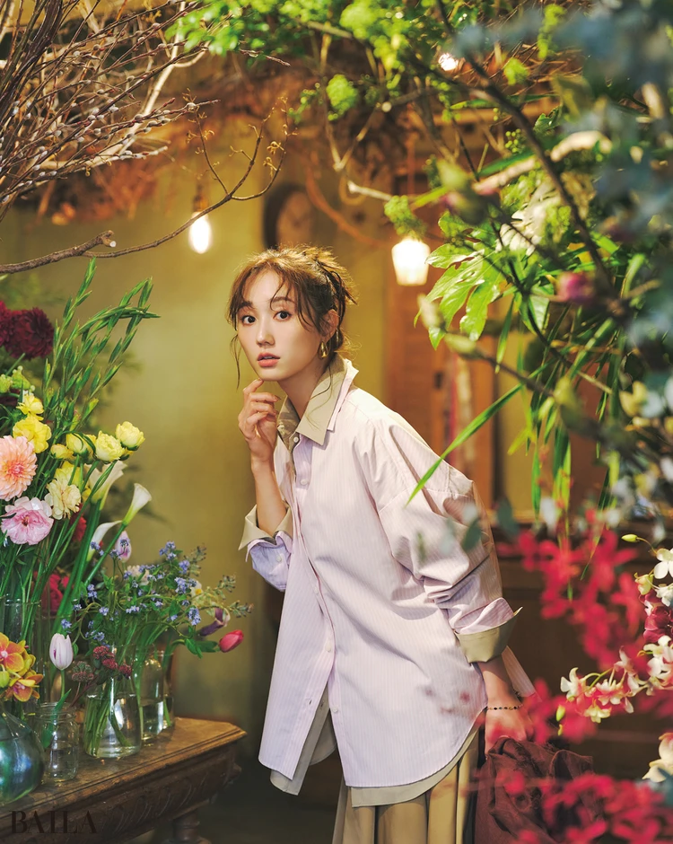 《DAY3》週末はバリスタの知人宅へ。シャツを重ね洒落感を出したら、手土産のお花を探しに♪