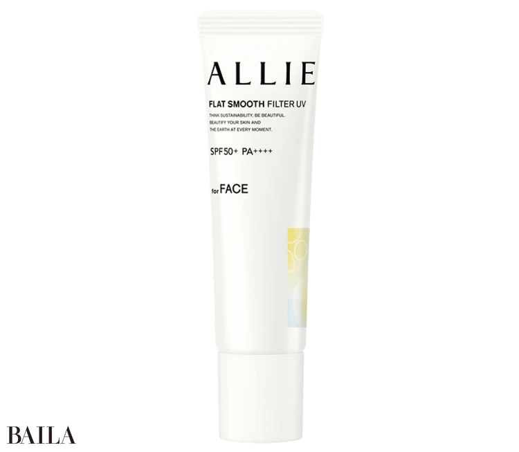 アリィー クロノビューティ フラットスムースフィルターUV SPF50+・PA++++ 30g ¥2178(編集部調べ)/カネボウ化粧品 リチュアル フォーティファイング セラム フォー ザ スカルプ 60㎖ ¥31900/シスレージャパン