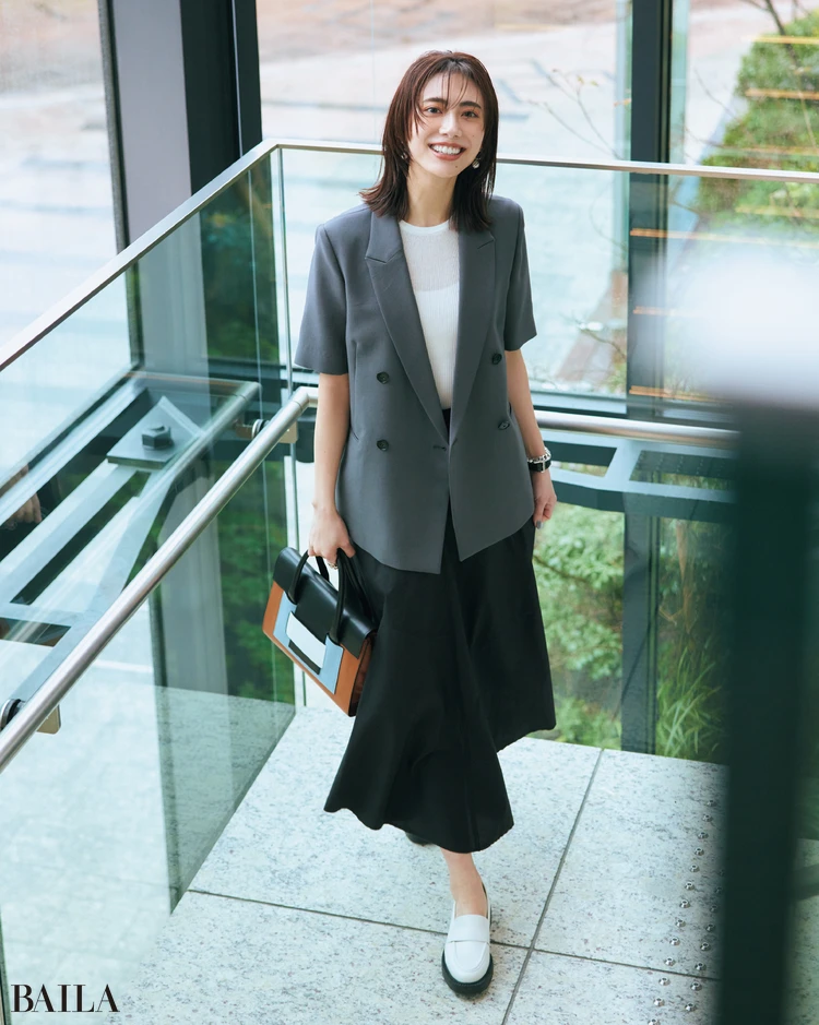 uncrave 半袖ジャケット 働く30代に最高のオフィス服】「アンクレイヴ」の半袖ジャケット