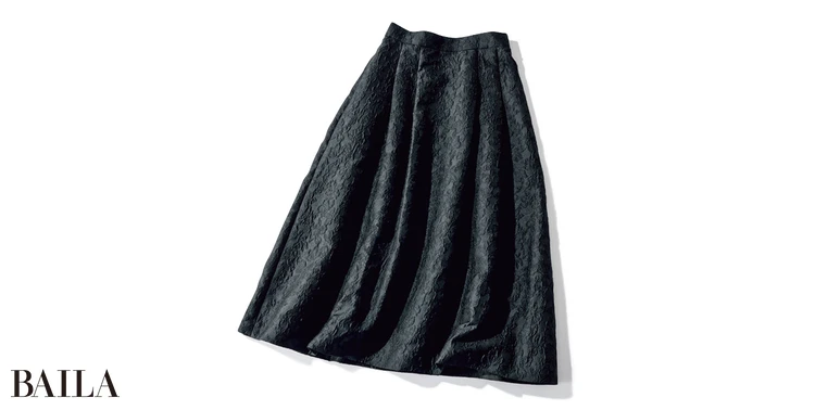 スカート¥59400/マリハ