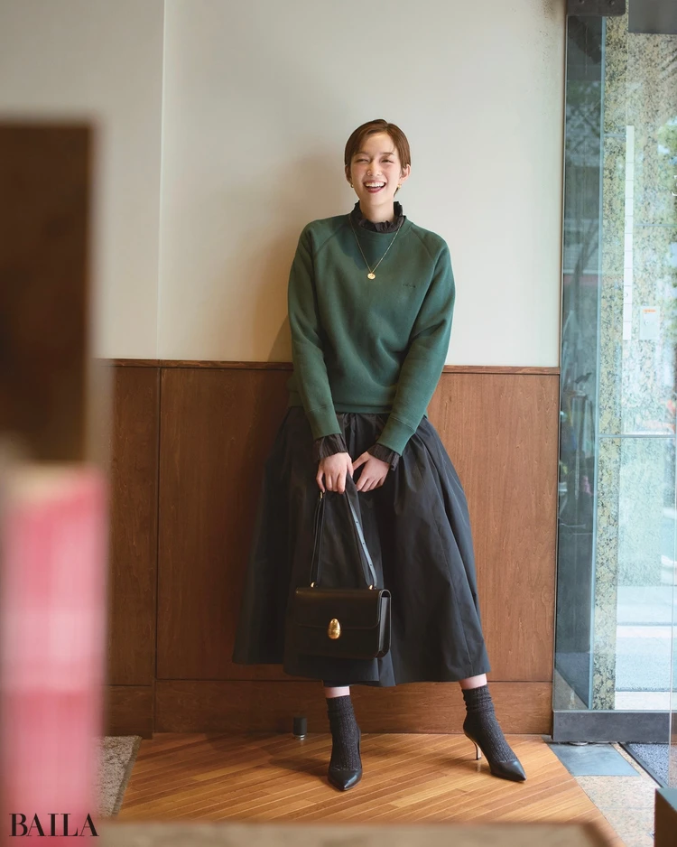 佐藤栞里　スカートコーデ