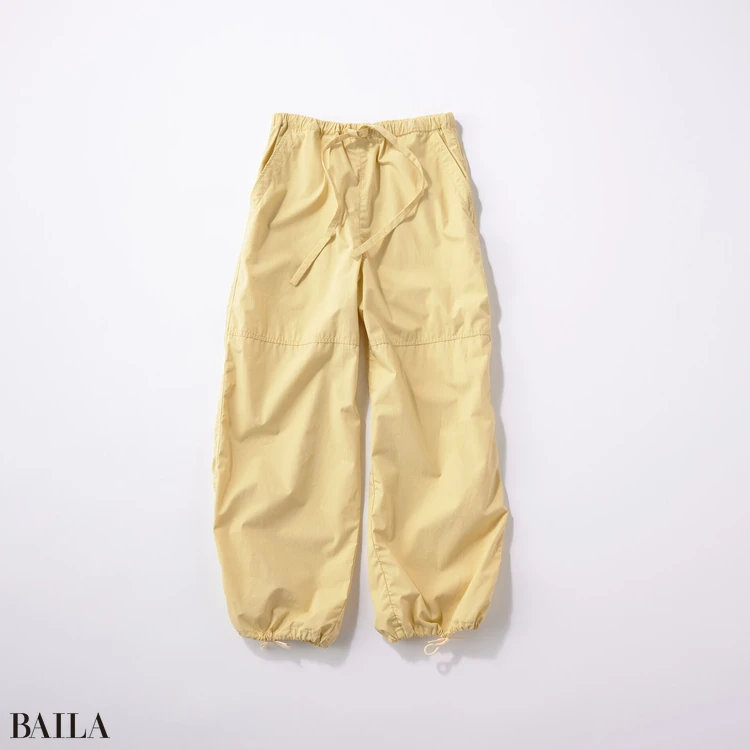 シップスプライマリーネイビーレーベルのカーゴパンツ