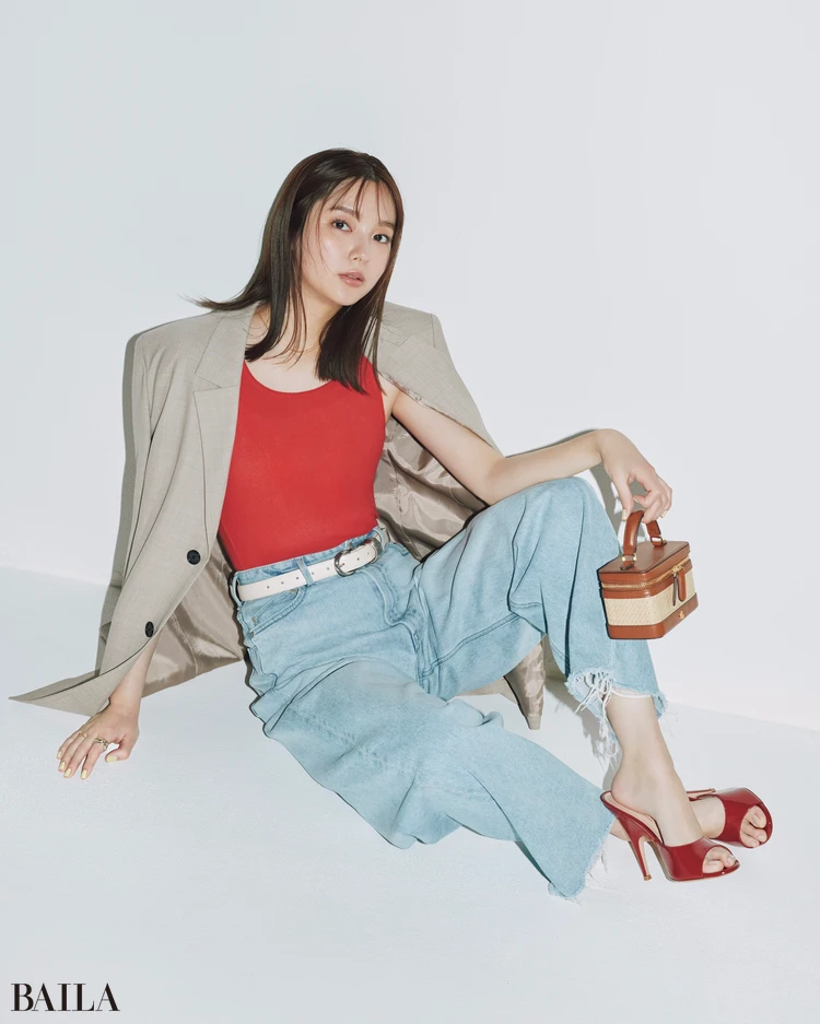 新川優愛　ミュールコーデ