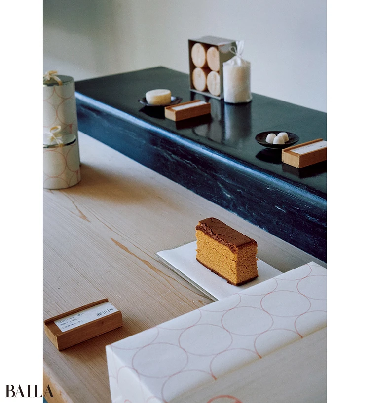 モーニングを食べる佐藤栞里 