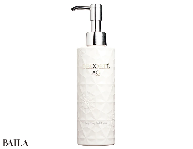 「コスメデコルテ AQ ラディアンス スムース ブライトニング ボディミルク」(医薬部外品) 200㎖ ¥9900/コスメデコルテ