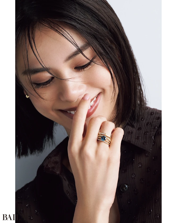  華奢リングは多彩なデザインを1本の指にMix