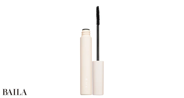 フェザー ウィスプ マスカラ 01 ¥4180/RMK Division