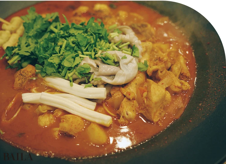 タットリタン（1人前）¥1925（写真は2人前＋追加トッピング）