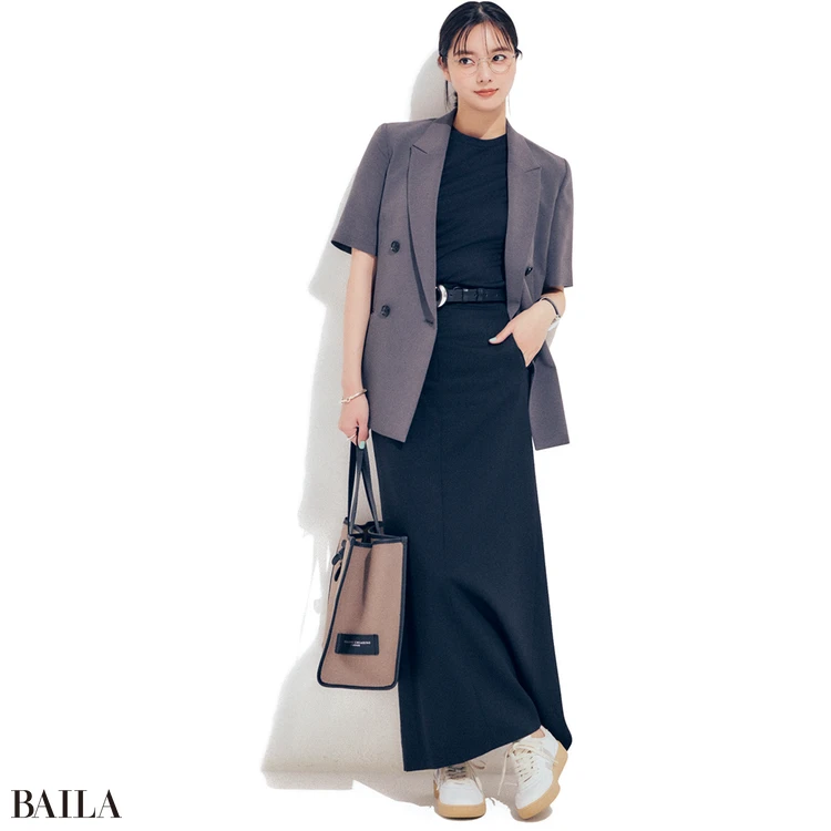 新川優愛　ジャケットコーデ