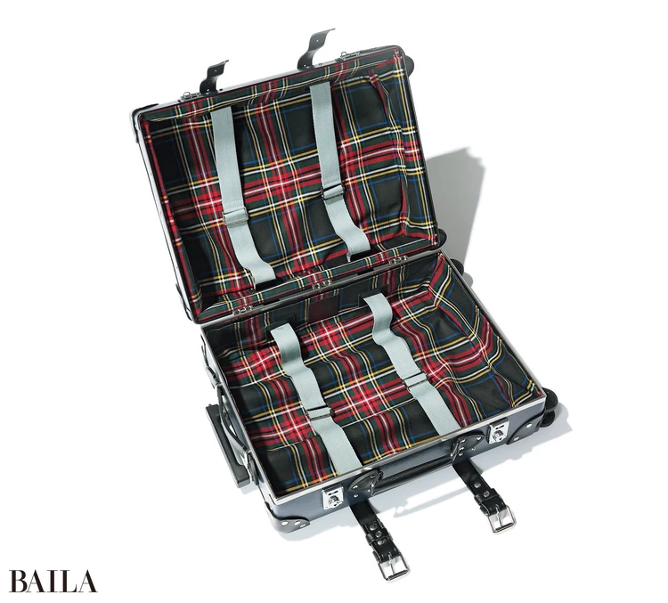 キャリーバッグ￥429000／ドゥロワー 青山店（グローブ・トロッター フォー ドゥロワー）