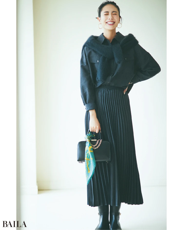 スウェードライクなワンツーがリッチ感と目新しさを運ぶ