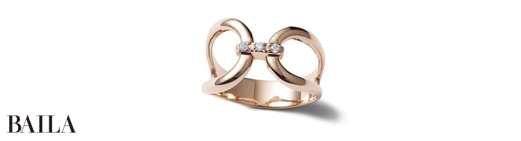 リング（SV+PGプレーティング×キュービックジルコニア）￥18700／ヴイエー ヴァンドーム青山 有楽町マルイ店（ヴイエー ヴァンドーム青山）