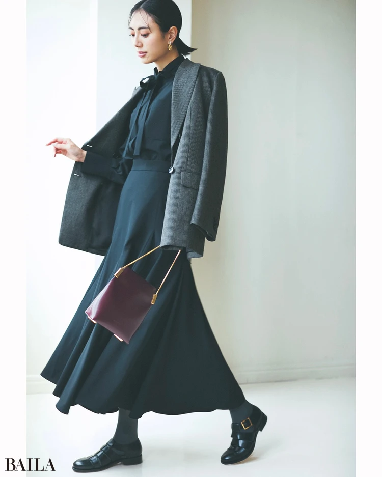 土屋巴瑞季　ジャケットコーデ