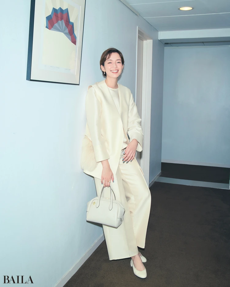 佐藤栞里　カセット服コーデ