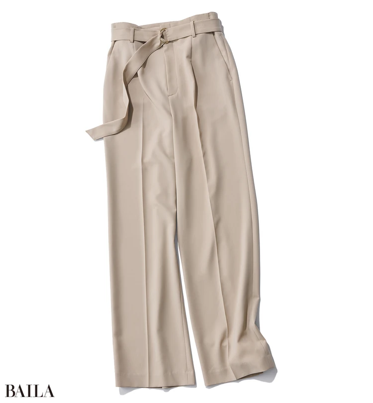パンツ￥37400／ベイジ,